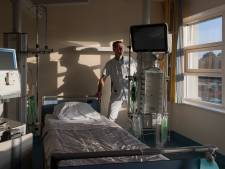 Ziekenhuis Rivierenland Tiel kan niet nóg meer corona aan: ‘Het is alle hens aan dek’