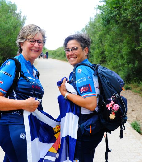 Oncologieverpleegkundigen Annette en Germanda klimmen mee in de Alpe d’HuZes: ‘Je loopt altijd voor een ander’ 