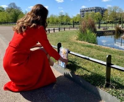 Kate Middleton verstopt kopieën van haar nieuwe boek op openbare plaatsen