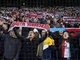 Feyenoord-supporters tijdens de Europese kraker met Olympique Marseille (3-2) vorig jaar in de Kuip. Rotterdam is volgens VoetbalTravel.nl de beste stad in Europa voor voetbalfans.
