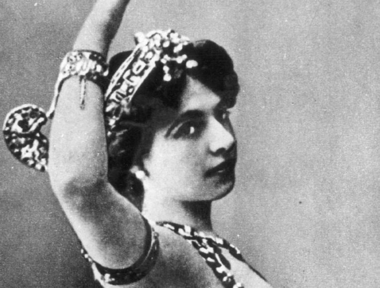 Brawl Vervagen instant Geboorteboek en broche van Mata Hari liggen straks in Fries Museum