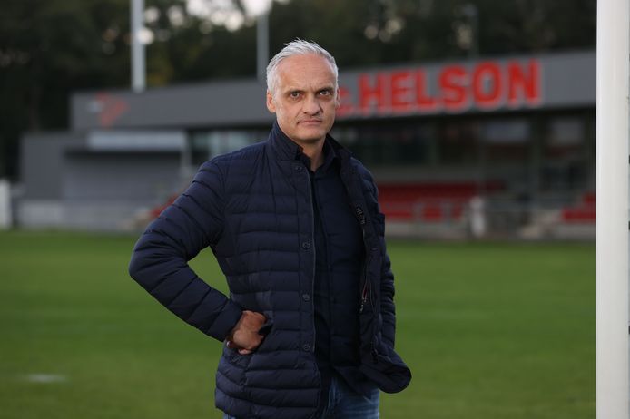 Ex-KRC Genk speler Jurgen Vandeurzen is sinds vorige week de nieuwe trainer van Helson.