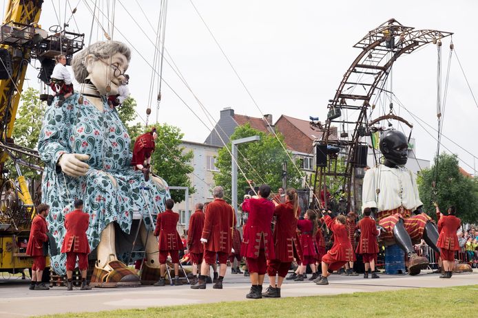 Pilfer snijden Schaap Ze komen terug: reuzen Royal de Luxe opnieuw in Antwerpen deze zomer |  Antwerpen | pzc.nl
