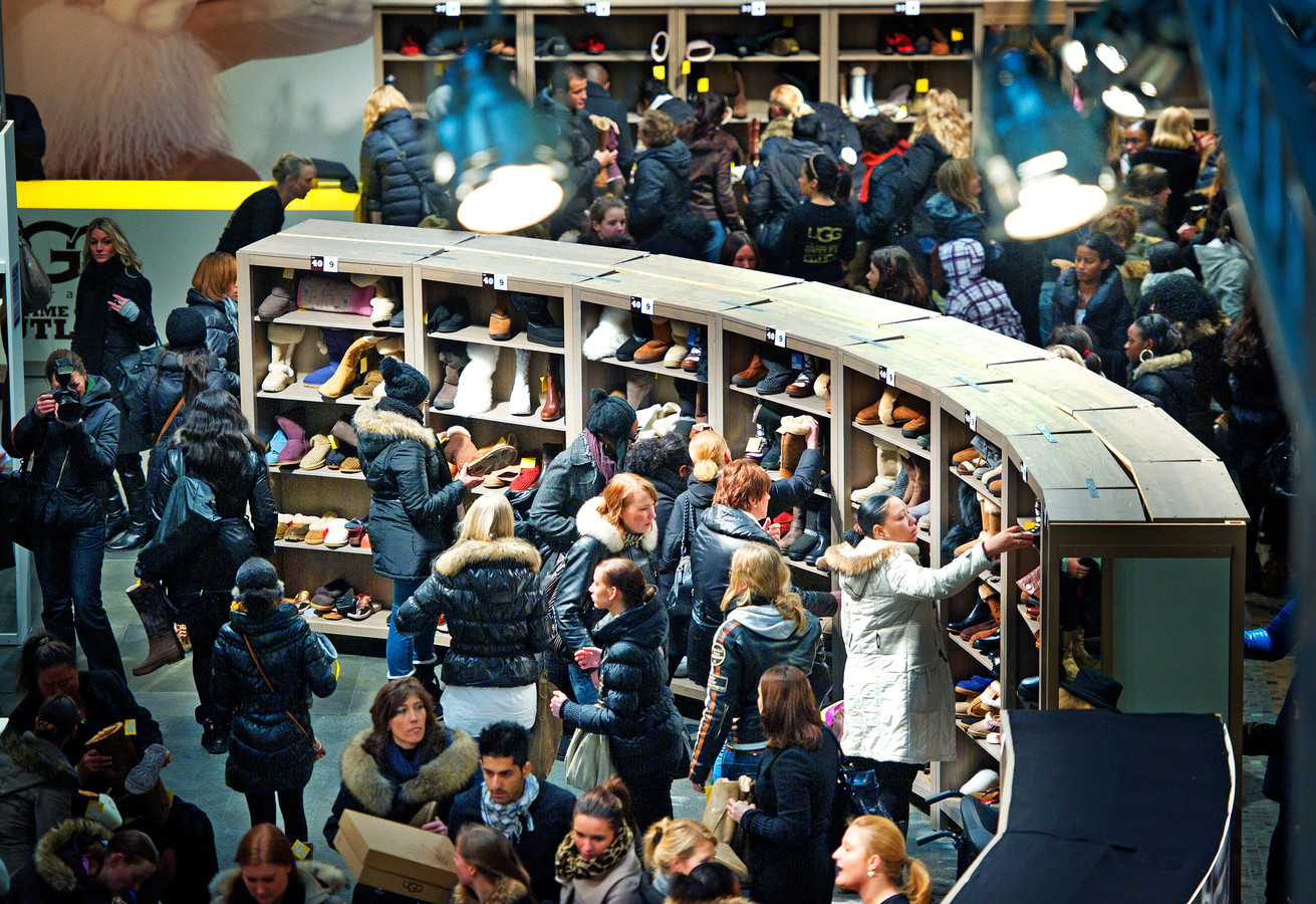 de jouwe Umeki kop Van den Assem opent outlet op de Coolsingel | Foto | AD.nl