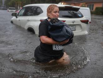 Noodtoestand in zuiden Florida wegens extreme regenval: luchtverkeer verstoord en snelweg gedeeltelijk afgesloten