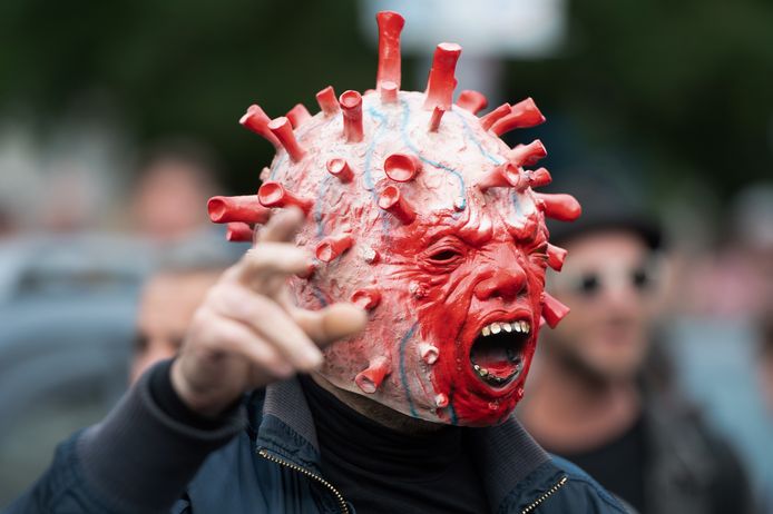 Een van de demonstranten in Berlijn. (28/08/2021)