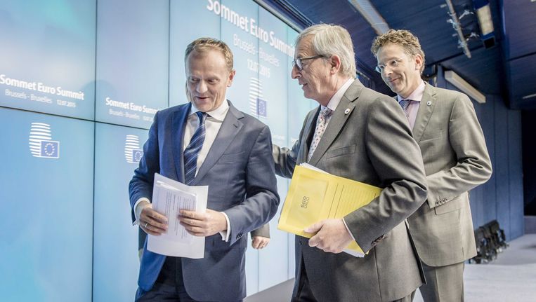 Tusk, Juncker en Dijsselbloem na afloop van de marathonvergadering in Brussel, waaruit een Grieks akkoord is gekomen. Beeld anp