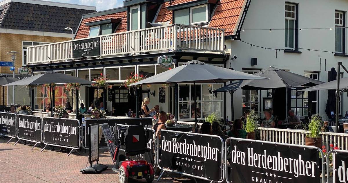 Young People Take Grabbing A Terrace Very Literally Cafe Owner Blazing Inland Netherlands News Live