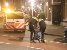 Dronken bestuurder aangehouden op Statenlaan, twee inzittenden uit auto gevlucht