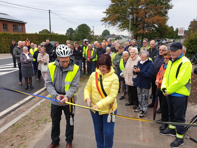 Eind 2019 openden de burgemeesters van Kasterlee en Lille al samen het fietspad langs de Lichtaartsesteenweg/Poederleesteenweg