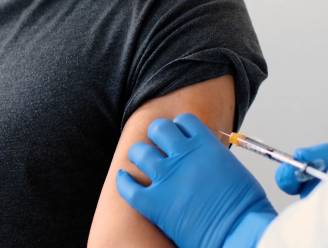 Dringend nood aan vaccinatiestrategie: “Moeten we de ouderen wel als eersten vaccineren?”