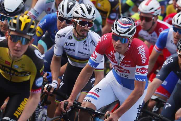 Mathieu van der Poel tijdens Milaan - San Remo.