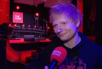 Ed Sheeran staat vanavond in de Qube (en leert een mondje Nederlands): “Knaldrang? Ja, dat voel ik ook”