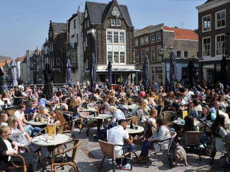 Het Scheffersplein in Dordrecht is straks een echt horecaplein