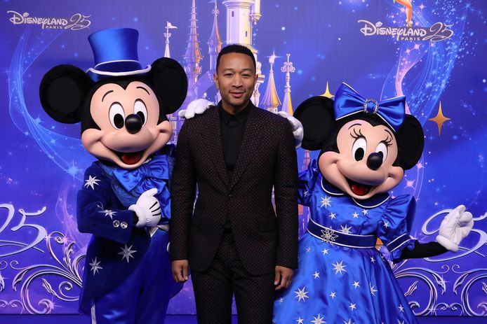 Celebs in Disneyland