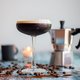 Van espresso martini tot Irish Coffee: dit doet de combinatie van koffie en alcohol met je lichaam