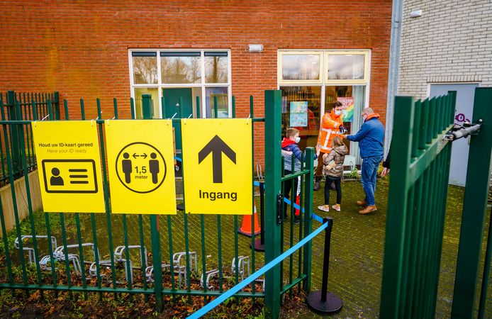 Het is de eerste keer dat er bij onze noorderburen gericht extra getest wordt.