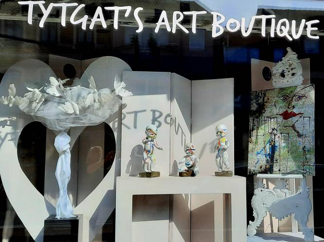 Greet maakt kunst van poppen: te bewonderen bij Tytgat’s Art Boutique