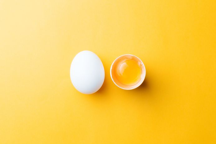 Wat zegt de kleur van de eidooier over de eetbaarheid van een ei?