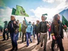 104 actievoerders Extinction Rebellion aangehouden op Eindhoven Airport, demonstratie is voorbij 