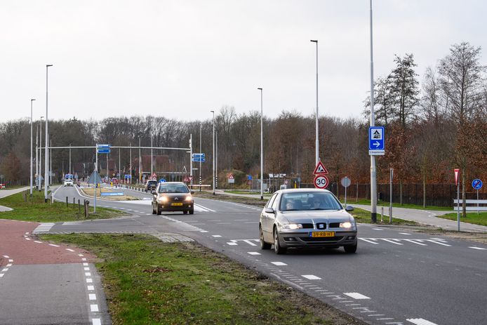 Aanpassing van het deel van de oude N18 net buiten Haaksbergen richting Enschede is al eerder afgerond. De straat  is op meerdere plekken voorzien van drempels.