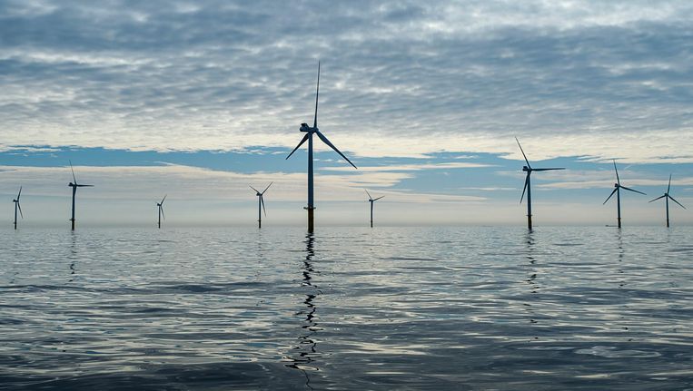 In 2030 wordt het grootste deel van de energie duurzaam opgewekt, door meer wind­molens op zee vooral Beeld ANP