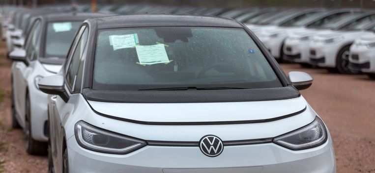 Een Volkswagen ID.3, die later dit jaar op de markt komt en met de nieuwe regeling toch tot 4000 euro goedkoper wordt.  Beeld EPA