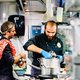 Hier koken gevluchte chefs tijdens het Refugee Foodfestival
