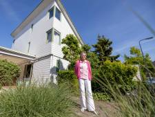 Houten huis in Finse stijl was de ultieme droom van Saskia en haar man, nu staat het te koop