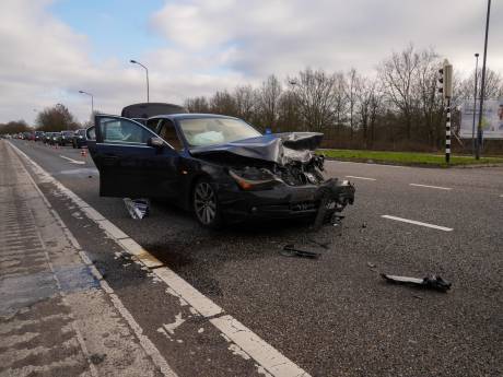 Twee auto’s betrokken bij kop-staartbotsing op de N270 bij Nuenen