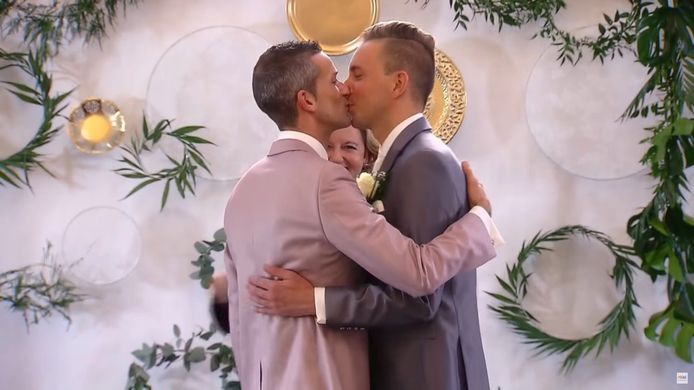 In het Nederlandse 'Married at First Sight' werd al in 2017 een homokoppel geïntroduceerd. Het huwelijk van Simon en Anthony bleef echter niet duren.
