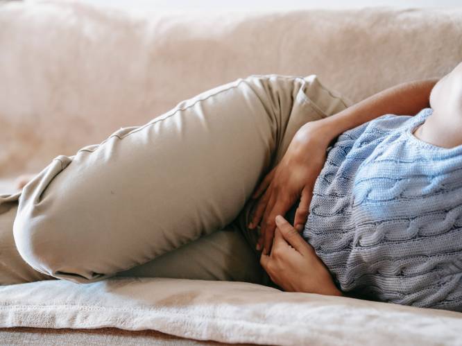 Je menstruatie kan tijdelijk veranderen na coronaprik: gynaecoloog legt uit hoe dat komt