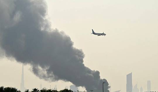 Trump dreigt opnieuw met vernietiging van Iran: ‘De klok tikt’ • VAE: ‘Aanval op kerncentrale vormt gevaarlijke escalatie’