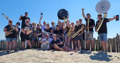Dweilband De Spuipuiten pakt groots uit voor bijzonder jubileum: ‘44 jaar is niet niks’