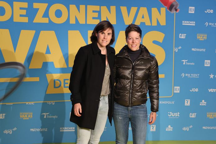Wielrenster Sanne Cant en haar vriendin, de Nederlandse Kim de Baat. Zij is eveneens wielrenster.