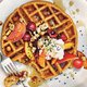 Zomers zondagontbijtje: havermoutwafel met vers zomerfruit