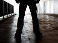 Vier mannen vallen Hagenaar (26) uit het niets aan en beroven hem van zijn spullen