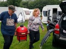 Campings in Herwijnen en Woudrichem staan straks blank door hoogwater en dus moet iedereen nu weg