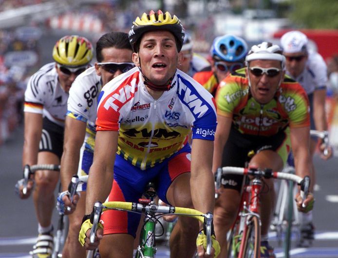 Jeroen Blijlevens wint een etappe in de Tour de France in 1998.