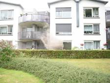 Hevige rook bij brand in seniorencomplex in Almelo, deel appartementen ontruimd
