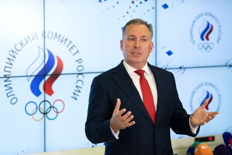 Stanislav Pozdnyakov, hoofd van het Russische Olympisch Comité, tijdens een persconferentie deze week in Moskou waarin werd gereageerd op de Wada-voorstellen.  Beeld AP
