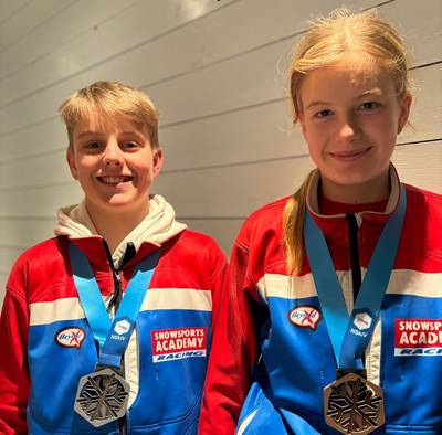 Broer en zus uit Leende op podium NK indoor skiën