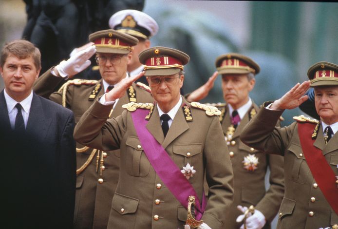 Leo Delcroix (links) op de eedaflegging van koning Albert II, 9 augustus 1993. Dat jaar zwaait de laatste lichting dienstplichtigen af.