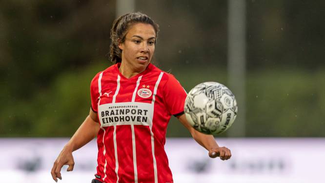 Voormalig PSV-speelster Naomi Pattiwael tekent voor de rest van dit seizoen bij FC Twente