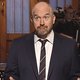 Louis C.K. steekt monoloog af over fauna, motels en vijfsterrenhotels in 'Saturday Night Live'