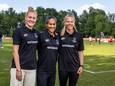 Het Gatorade-toernooi bij FC Eindhoven AV is een initiatief om meisjesvoetbal onder de aandacht te brengen. V.l.n.r. Danique Kerkdijk, Rachel Yankey en Jill Baijings.
