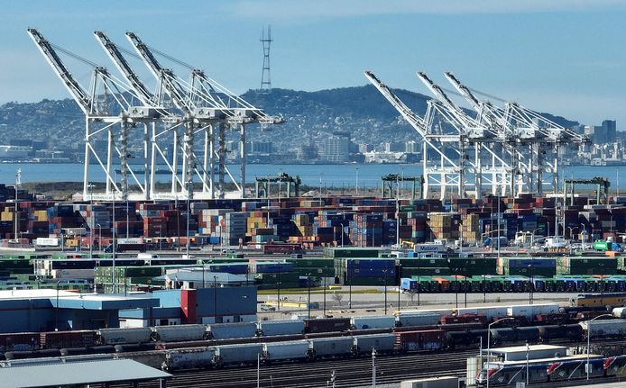 Laadkranen in de haven van Oakland (Californië)