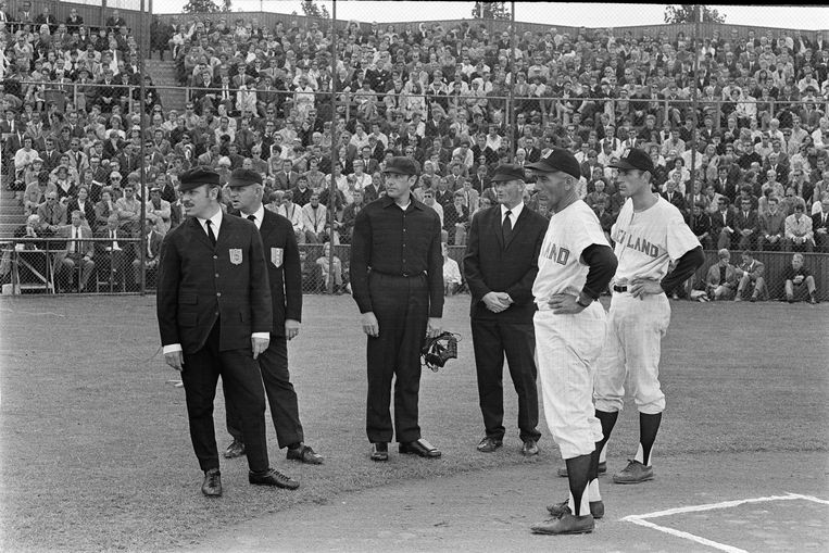 Han Urbanus maakte honkbal groot, Loek Loevendie begeesterde tal van generaties - Volkskrant