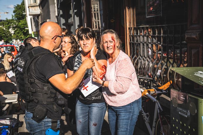 Oefening van politie en hulpdiensten aan de Vooruit. Terreurdaad met doden en gewonden en schietpartijen.