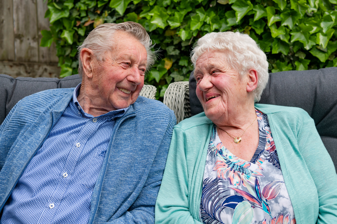 Frans en Corrie Scheele-Ollebek zijn al 65 jaar dolgelukkig met elkaar op Zaamslagveer.